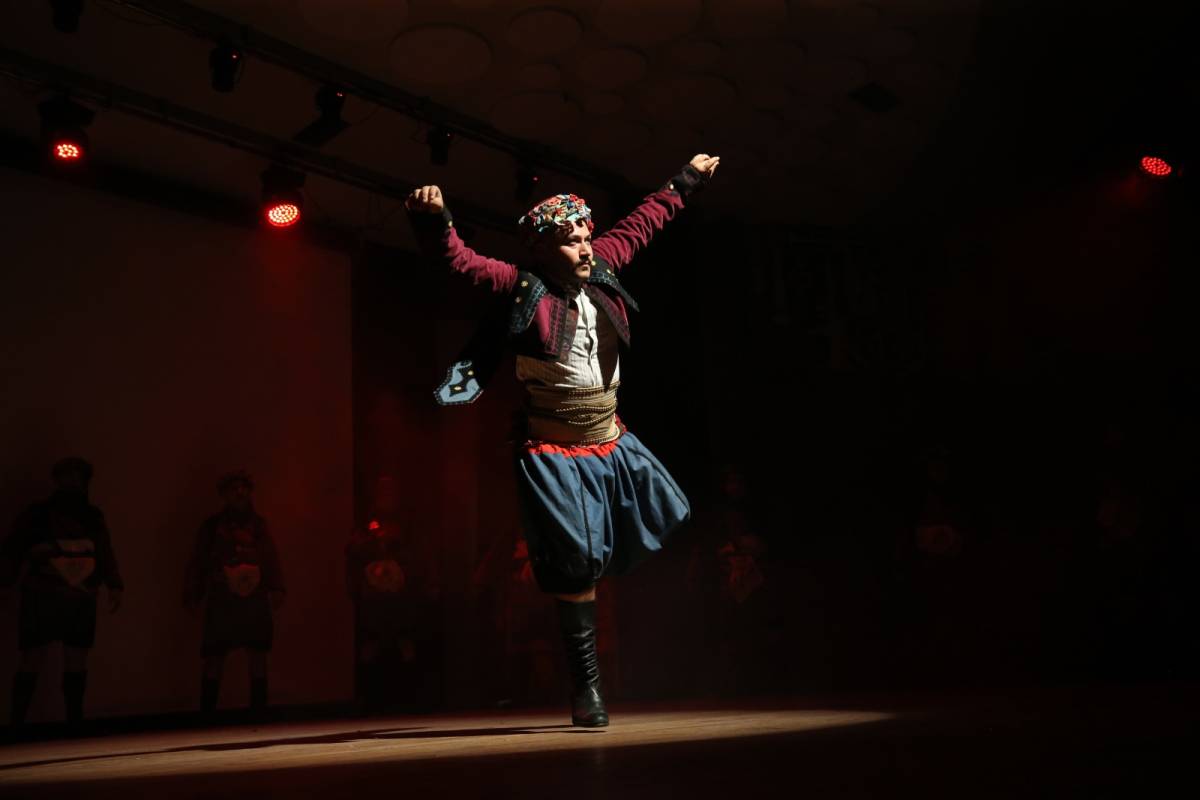 Karşıyaka’da halk dansları kursuna muhteşem final!