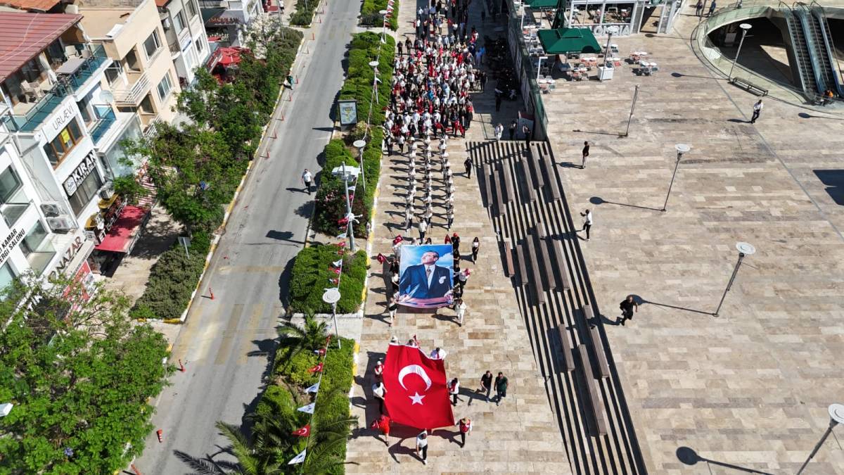 Atatürk'ün Urla'ya Gelişinin 100. Yılı Törenlerle Kutlandı
