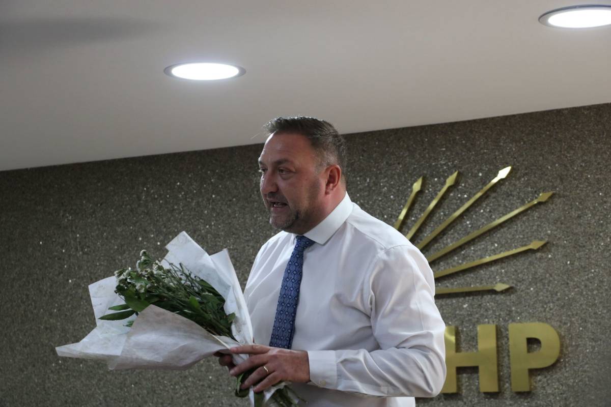 CHP İzmir'in yeni başkanı Gümrükçü olaylı geceyi anlattı