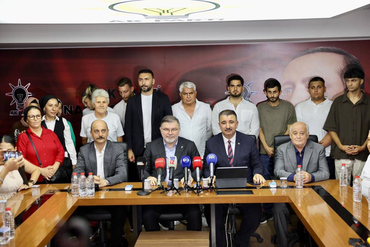 AK Parti İzmir'e 370 yeni katılım