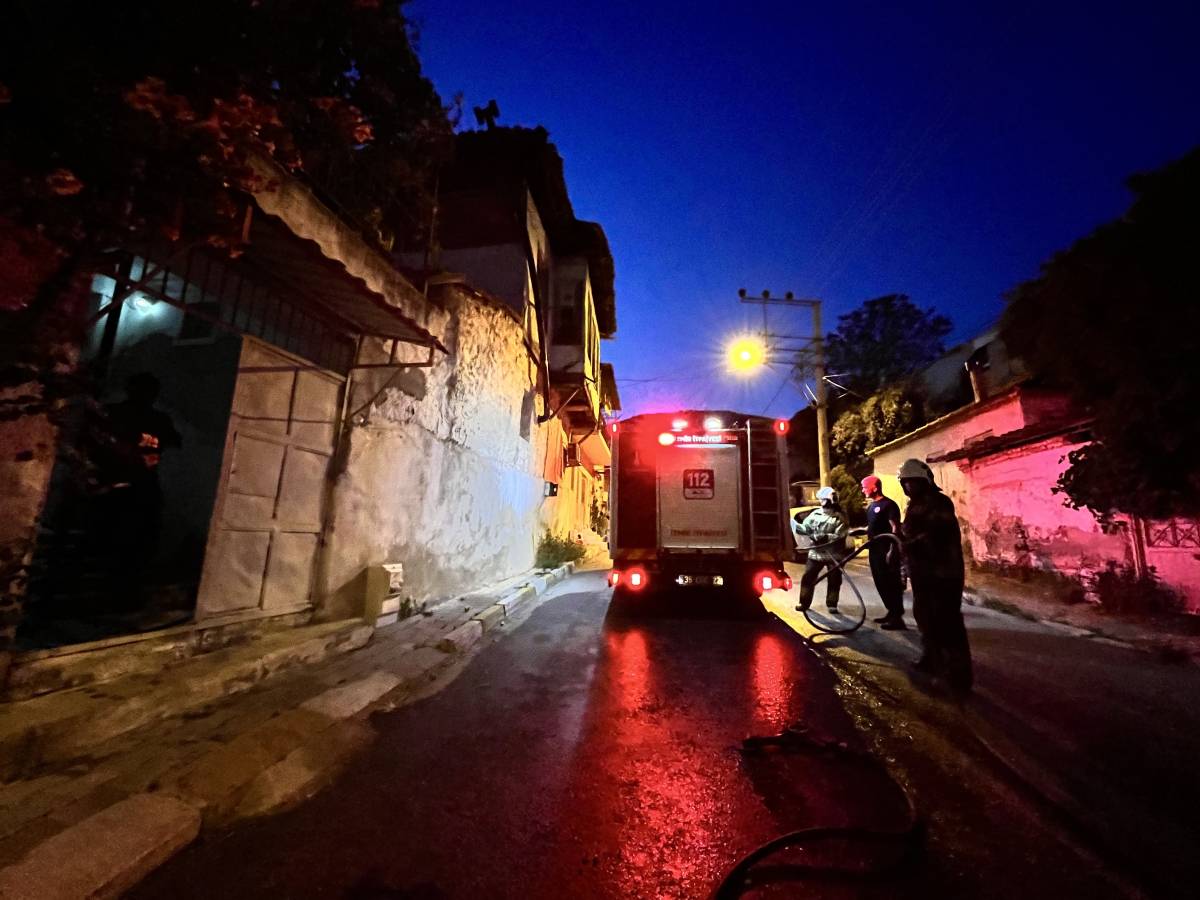 İzmir'de korkutan yangın