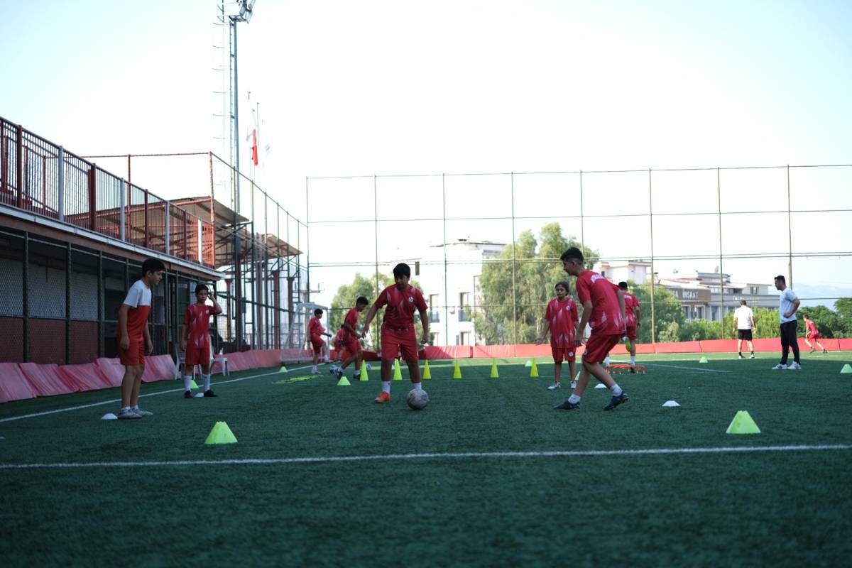 Bayraklı'da Yaz Spor Okulları için kayıtlar başladı