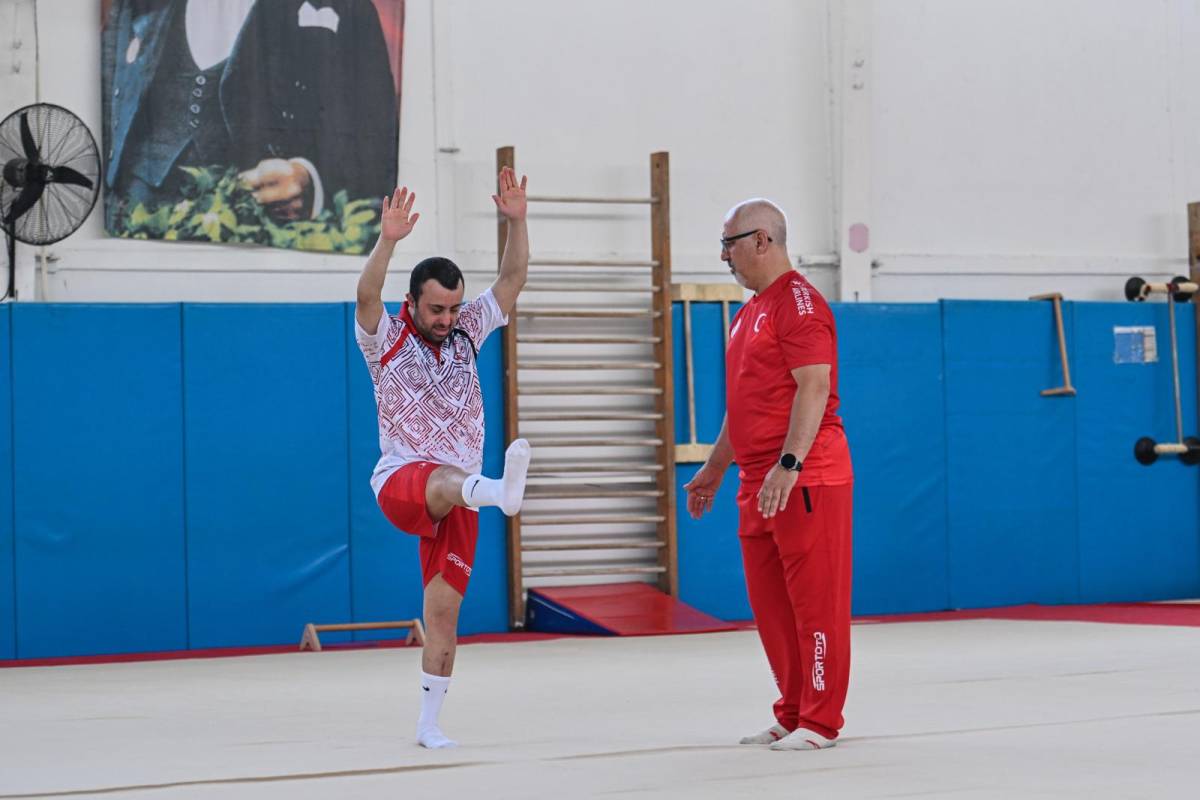 İzmirli özel sporcu Öztürk’ten tarihi başarı