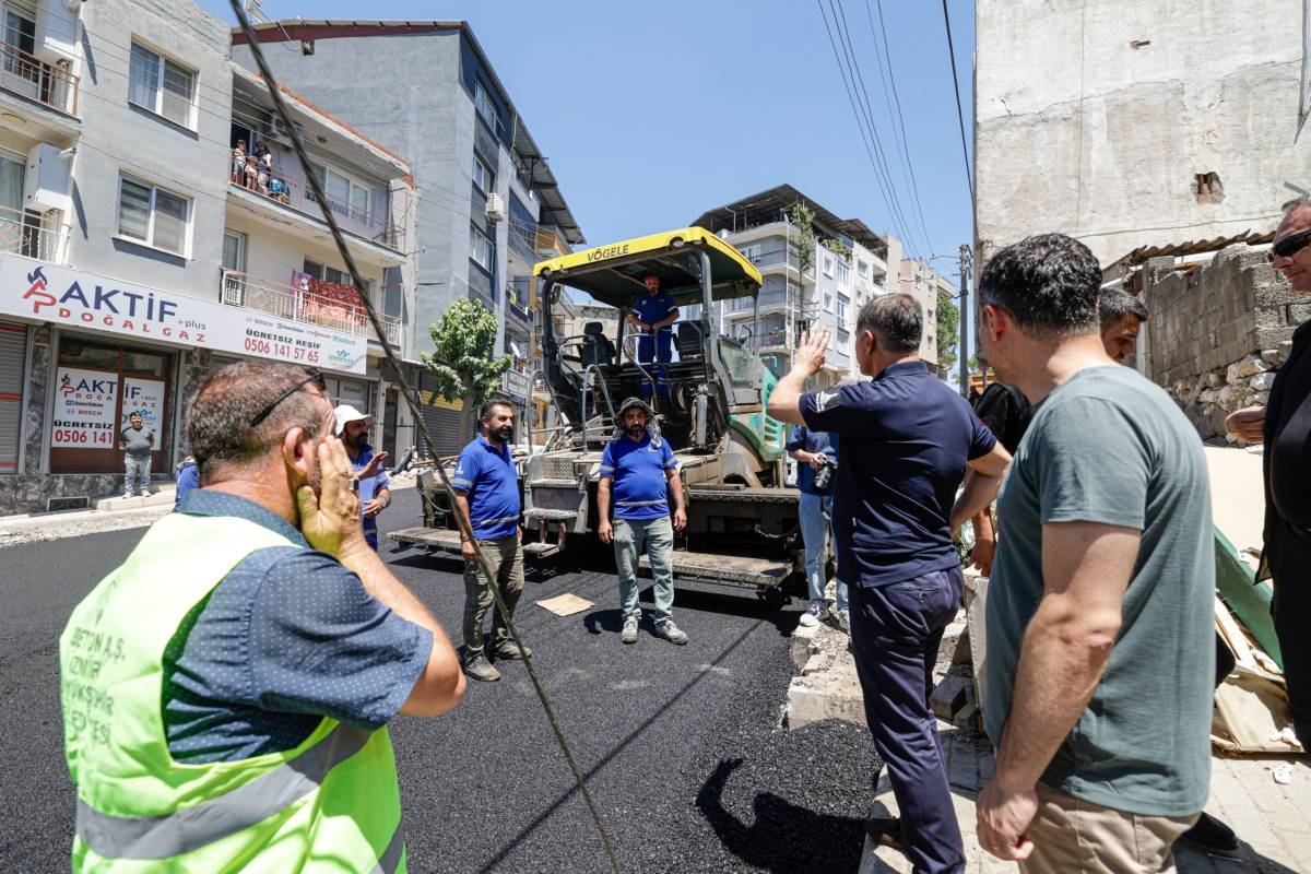 İzmir’in yollarında yoğun çalışma