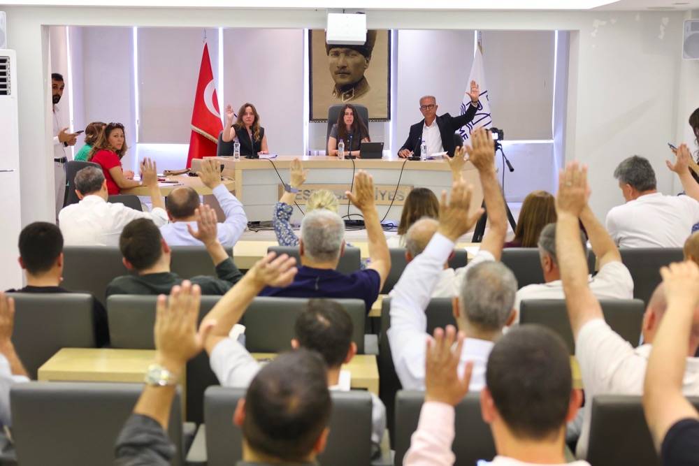 Çeşme Belediye Meclisi'nden yaz sezonu kararı