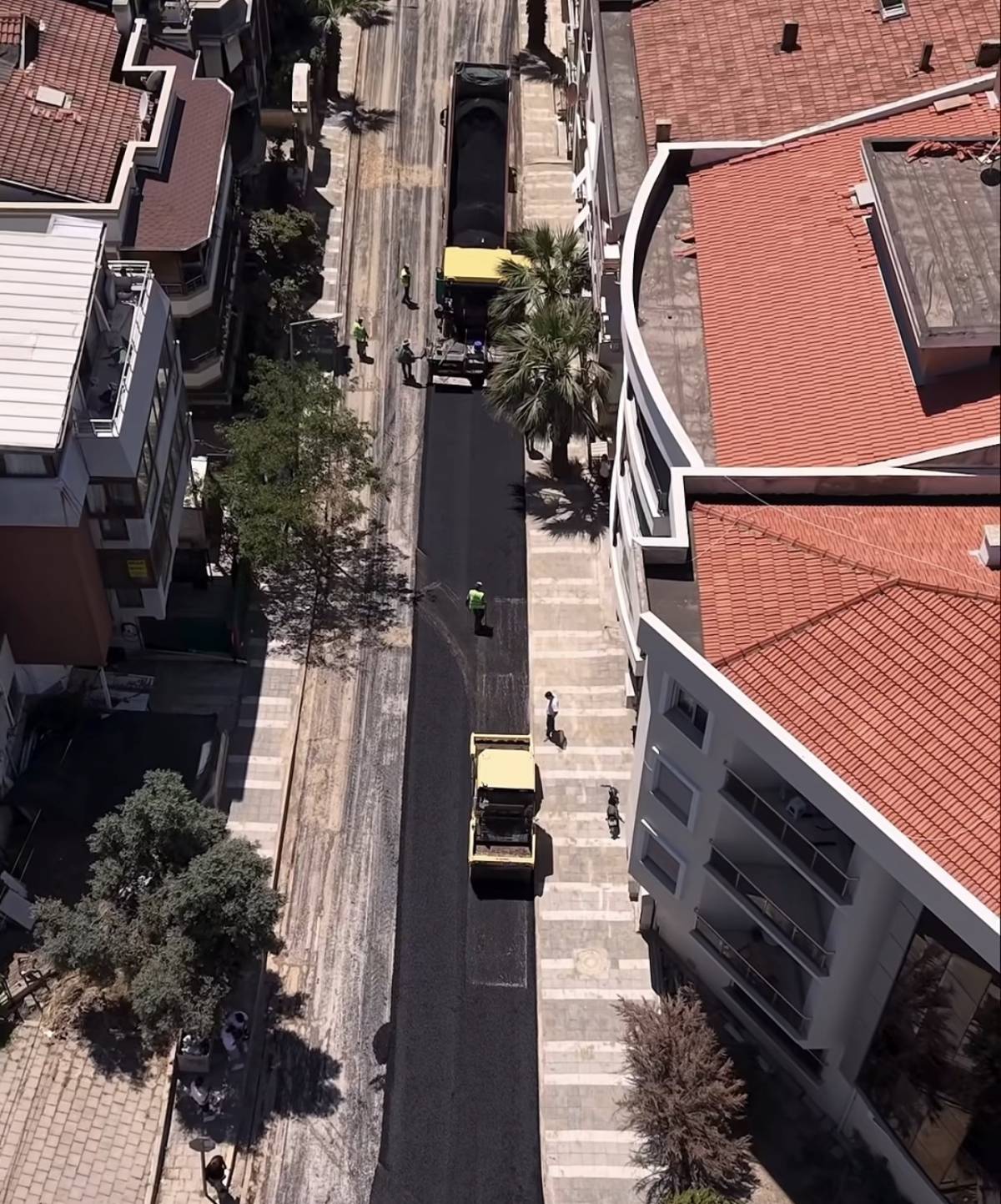 Balçova'da asfalt seferberliği sürüyor
