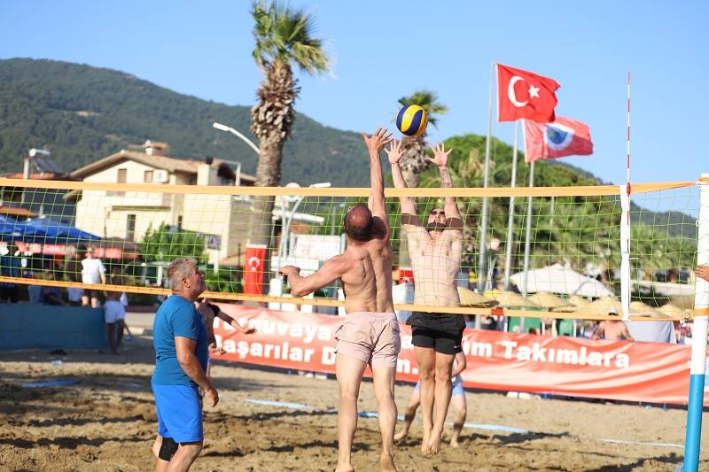 Menderes'te ilk Plaj Voleybolu Turnuvası gerçekleştirildi