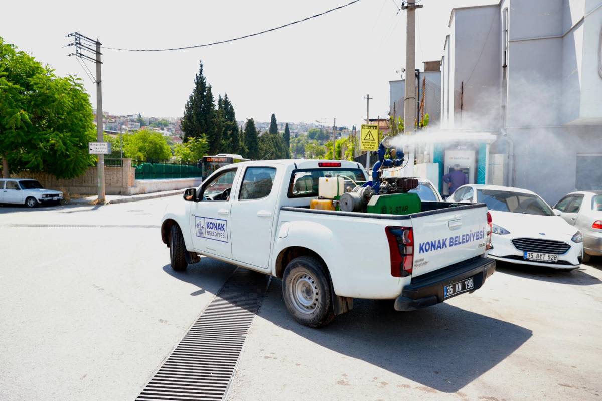 Konak’ta sivrisineklere karşı ilaçlama seferberliği