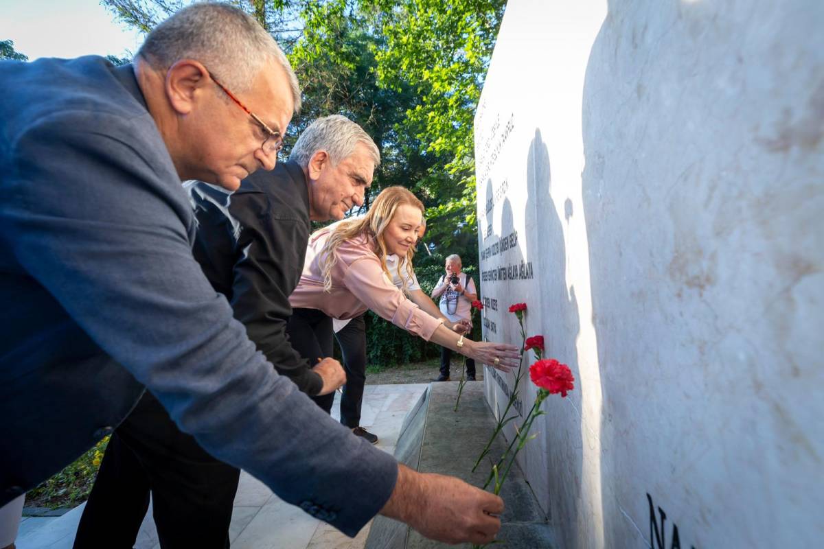 Nazım Hikmet Konak’ta düzenlenen törenle anıldı