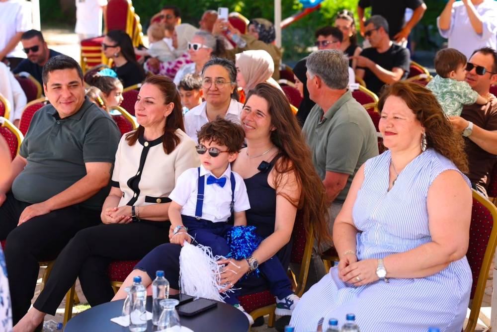 Yuvamız Çeşme’de minikler sertifikalarını aldı