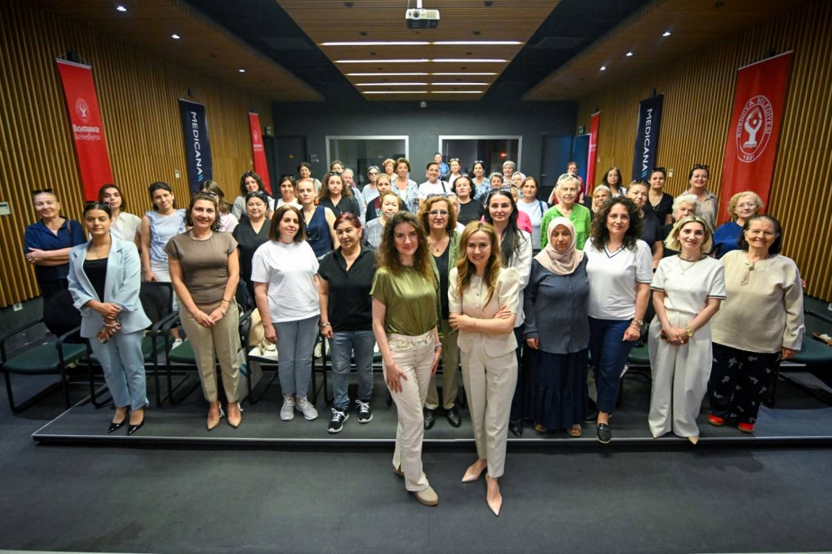 Anneliğin görünmeyen yükü Bornova’da konuşuldu
