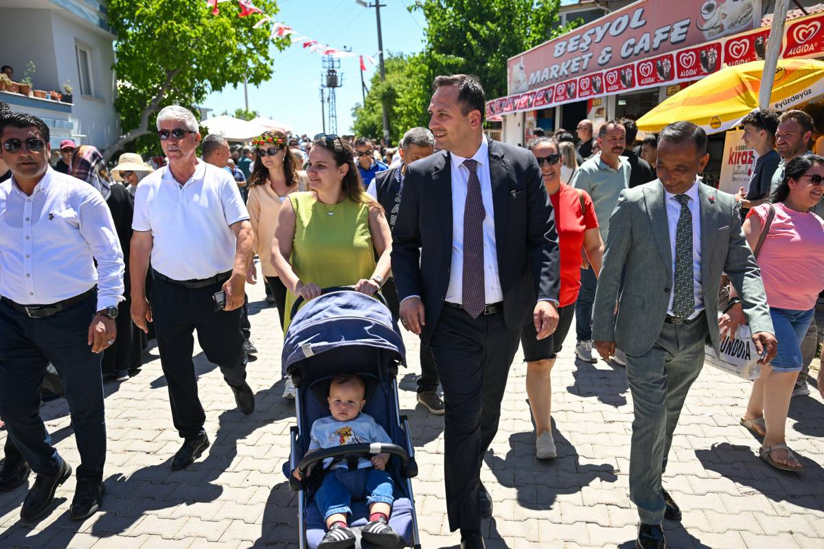Bornova’da kiraz bereketi coşkuya dönüştü