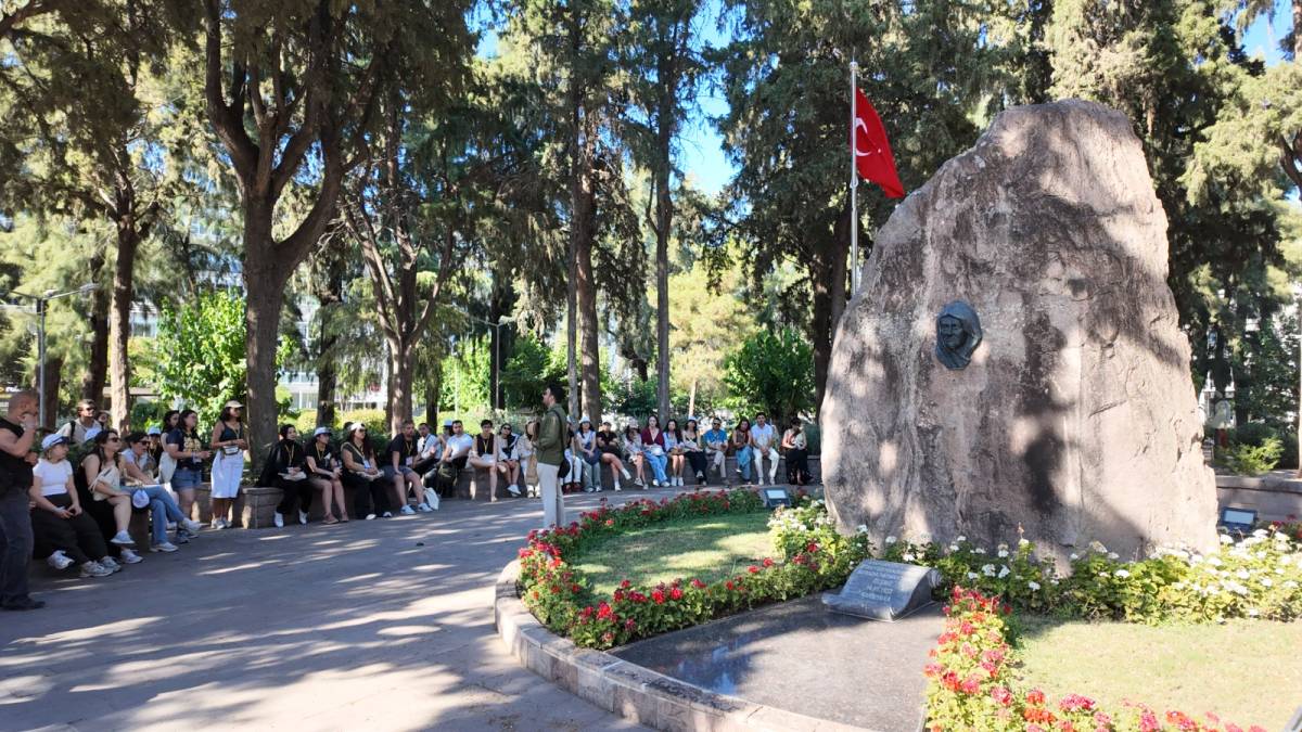 Geleceğin mimarları Karşıyaka’nın tarihi mirasını keşfetti