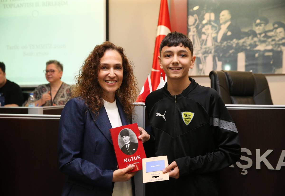 Başkan Ünsal’dan Karşıyaka’nın altın çocuklarına ödül