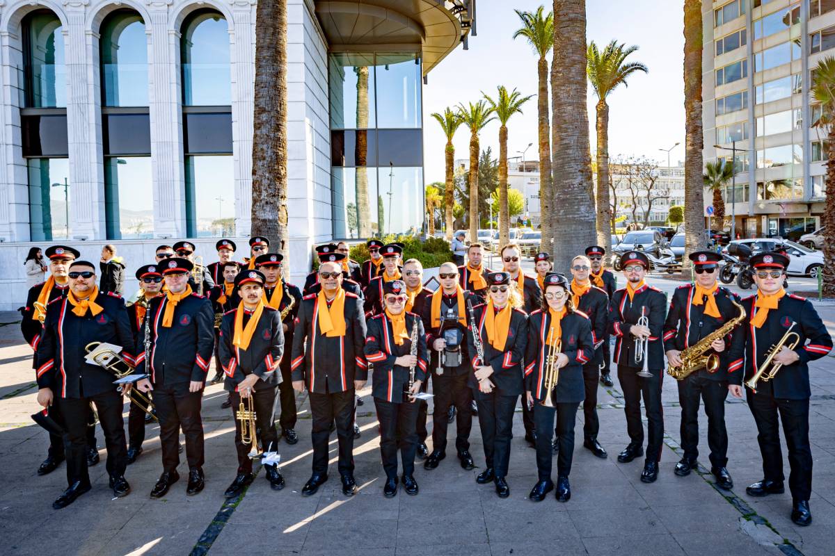 İzmir'in tarihine 83 yıldır “müzikle” tanıklık ediyorlar