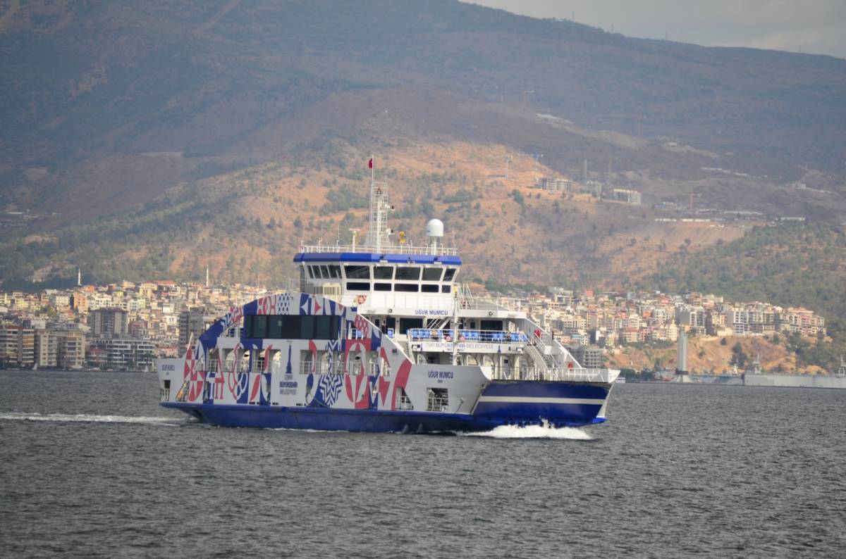 İZDENİZ'in ek seferleriyle 20 bin araç trafiğe çıkmadı