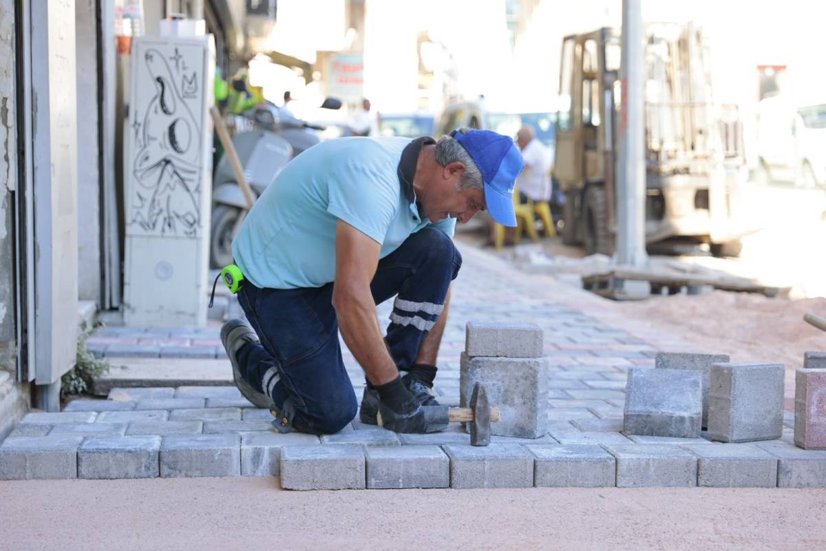 Alsancak sokakları yenilenmeye devam ediyor