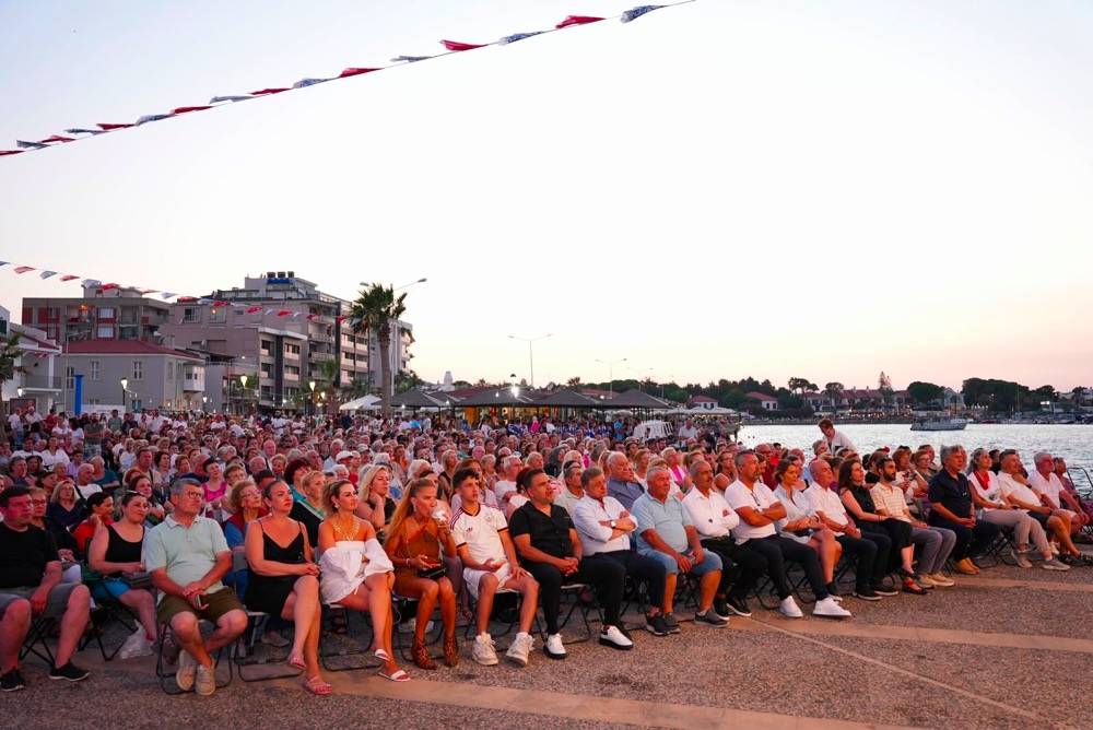 Atatürk'ün Çeşme'ye gelişinin 100. yılı etkinliklerle tamamlandı
