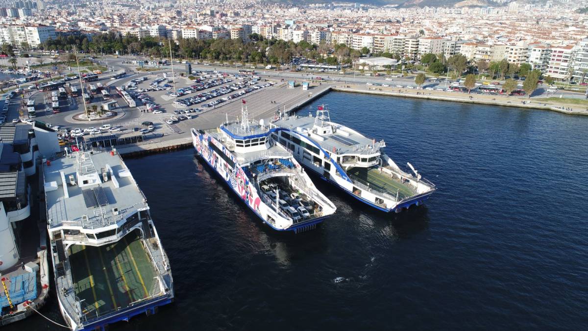 İZDENİZ'in ek seferleriyle 20 bin araç trafiğe çıkmadı