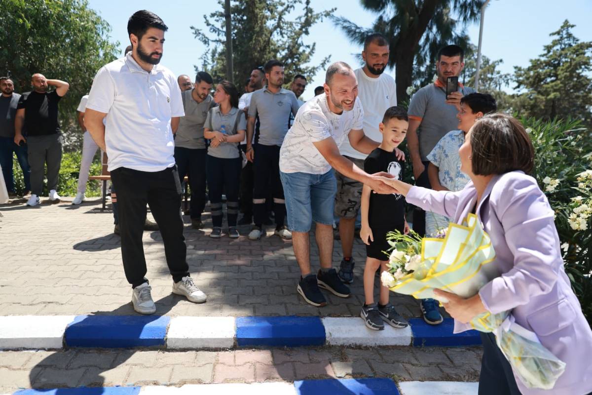 Karabağlar Belediyesi'nde toplu iş sözleşmesi sevinci
